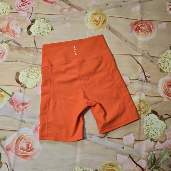 WILO orange ribbed shorts - Picture 2 of 9